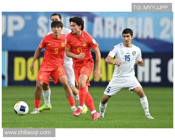 中国队迎战乌兹别克斯坦世界杯之战全力以赴争取胜利展现团队精神